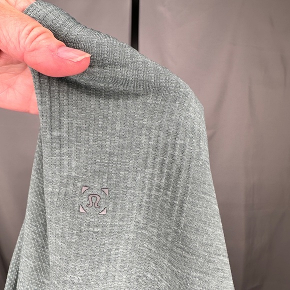 🍋 NWOT Lululemon Peloton Men's Medium Polo / Golf Shirt - Picture 4 of 6